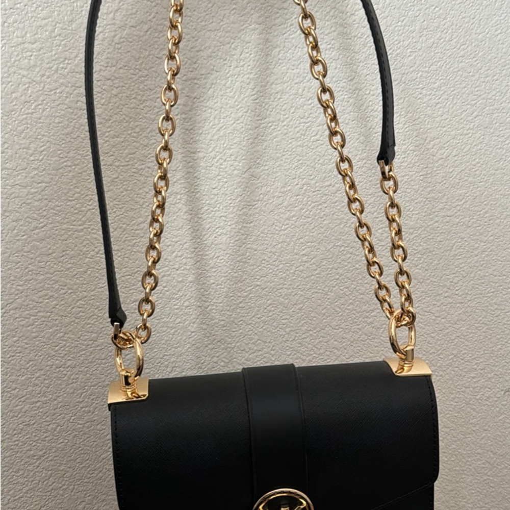 Elegant Black and Gold Chain Shoulder Bag